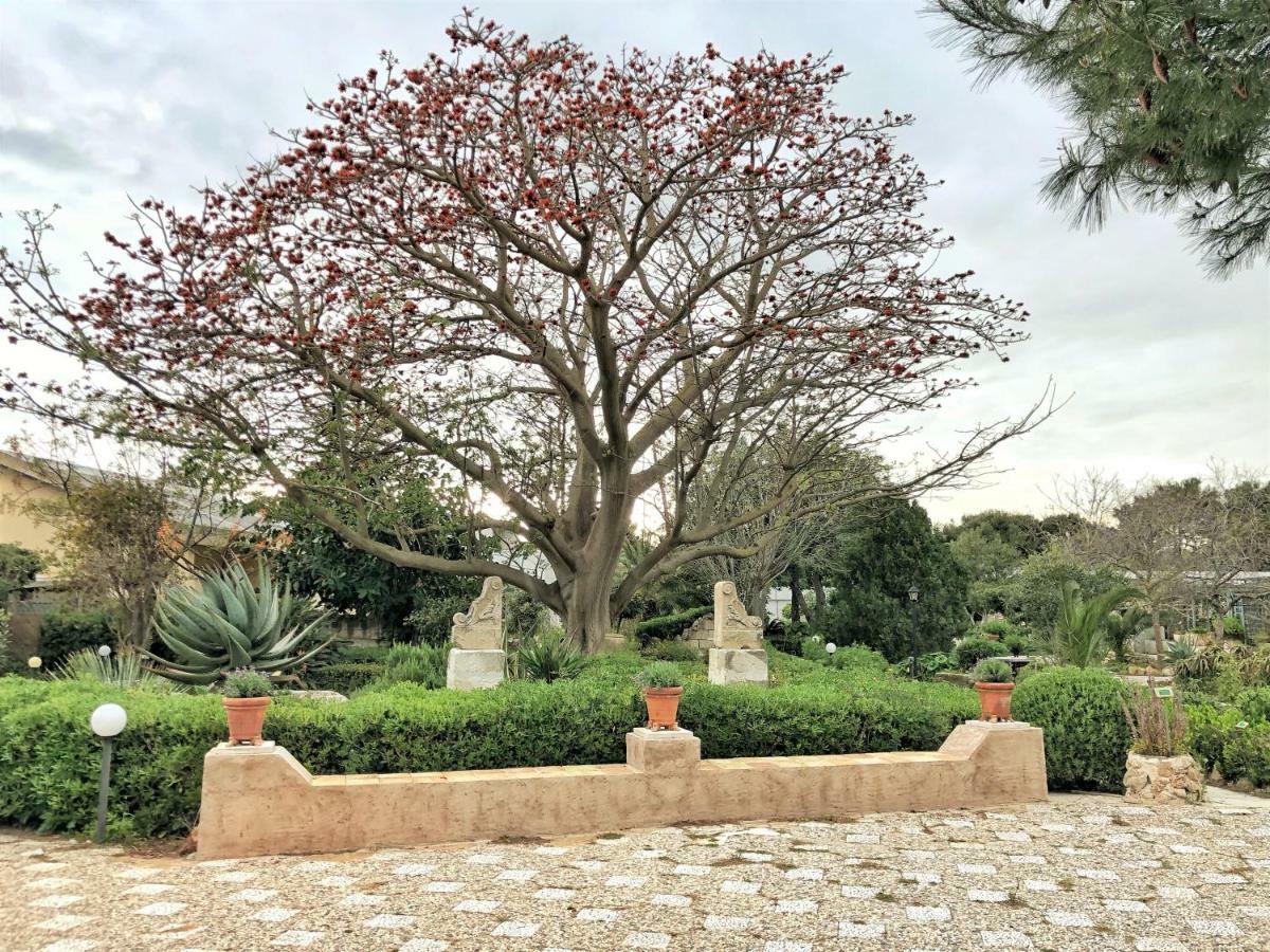 Giardino Dell'Impossibile Di Antonino Campo Favignana Exterior foto